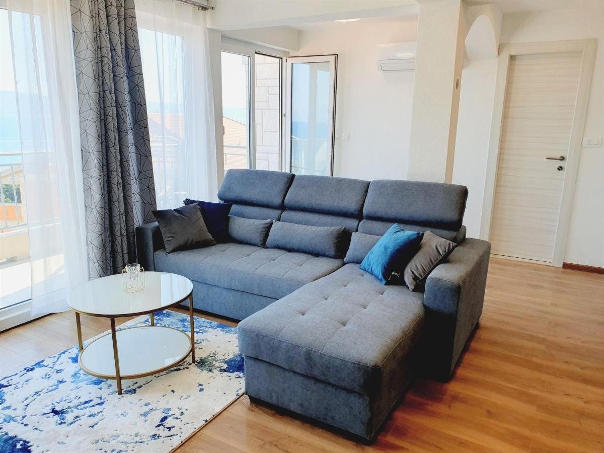 White House Apartments Dugi Rat Exterior photo